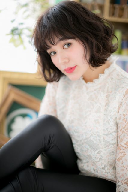 カジュアル＆フェミニン&#8230;くせ毛風大人ボブ