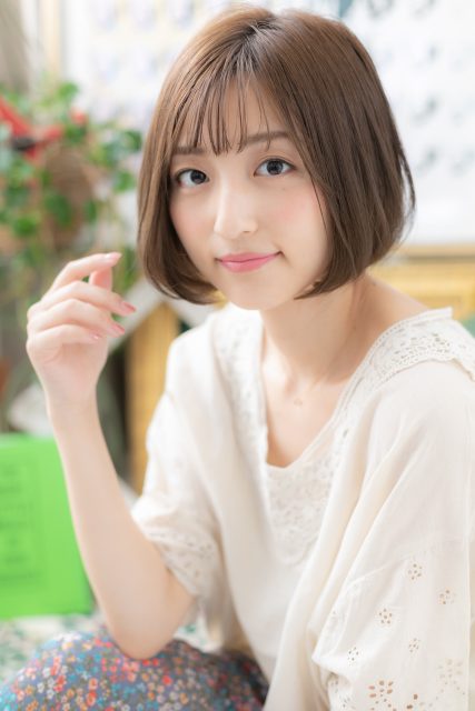 黒髪も◎耳かけシースルーバング大人ボブ