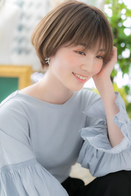 ネオシースルーバング前下がり小顔ミニボブ