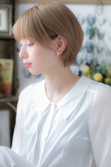 シースルー前髪大人ハイライトマッシュボブ