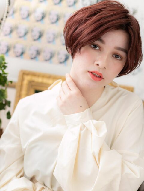 レッドブラウン小顔前下がりショートボブ20代30代40代