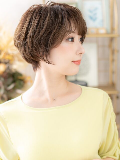 大人可愛い小顔くせ毛風ショート20代30代