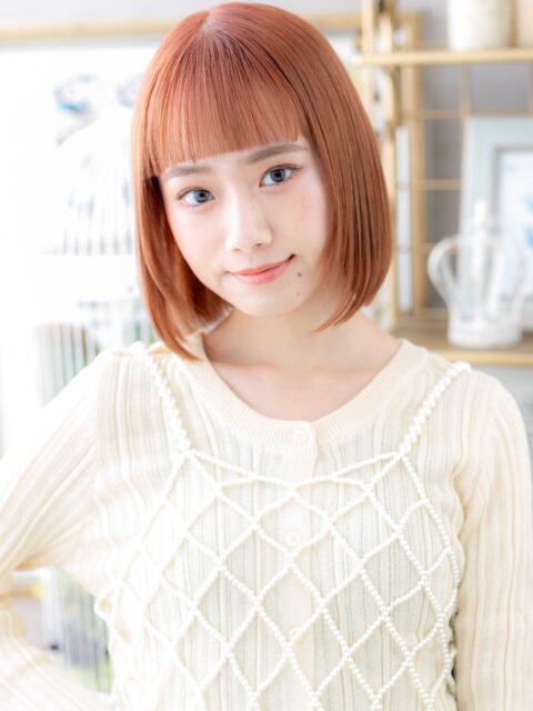 大人可愛いアプリコットオレンジ小顔ボブ20代30代