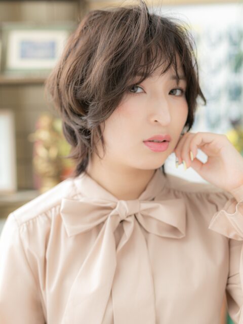 大人可愛い小顔フェザーショート20代30代