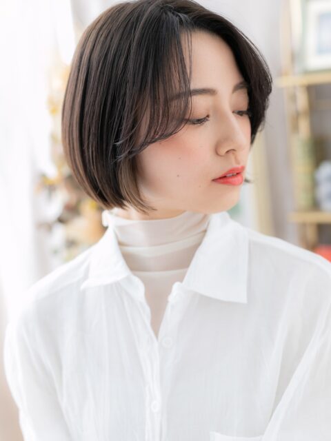 大人可愛いイヤリングカラー小顔ボブ20代30代
