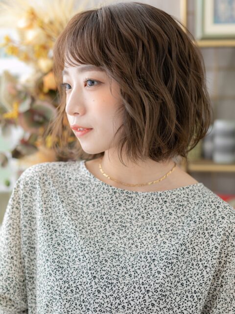 大人可愛い波巻き小顔ボブ20代30代