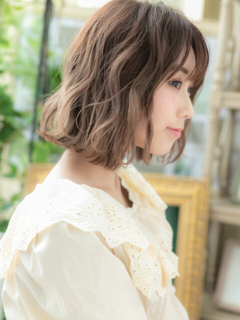 大人可愛いグレーベージュボブパーマ20代30代