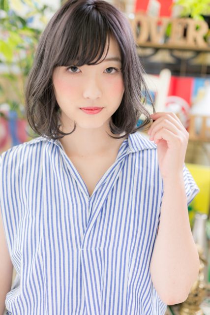 大人くびれ前下がりボブ