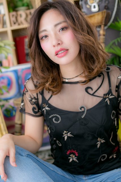 ルーズカールでリラクシー＆グラマラス！