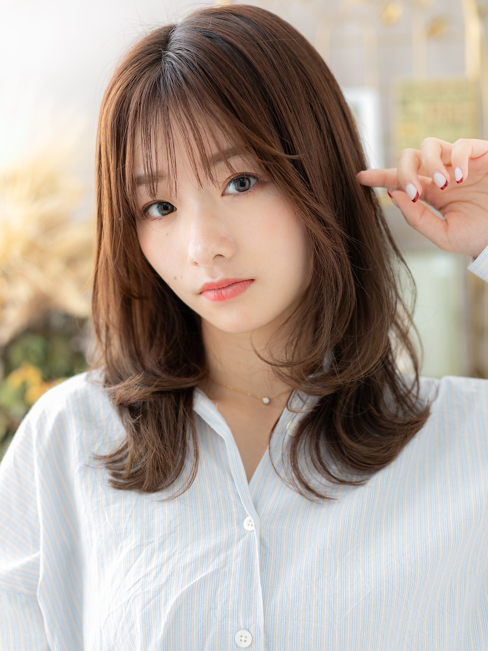大人可愛い小顔艶感ミルクティーベージュミディ20代30代