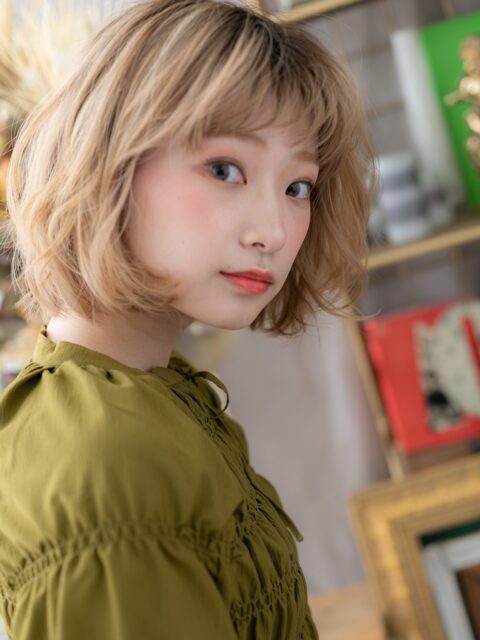 大人可愛い小顔ハイトーンボブパーマ20代30代