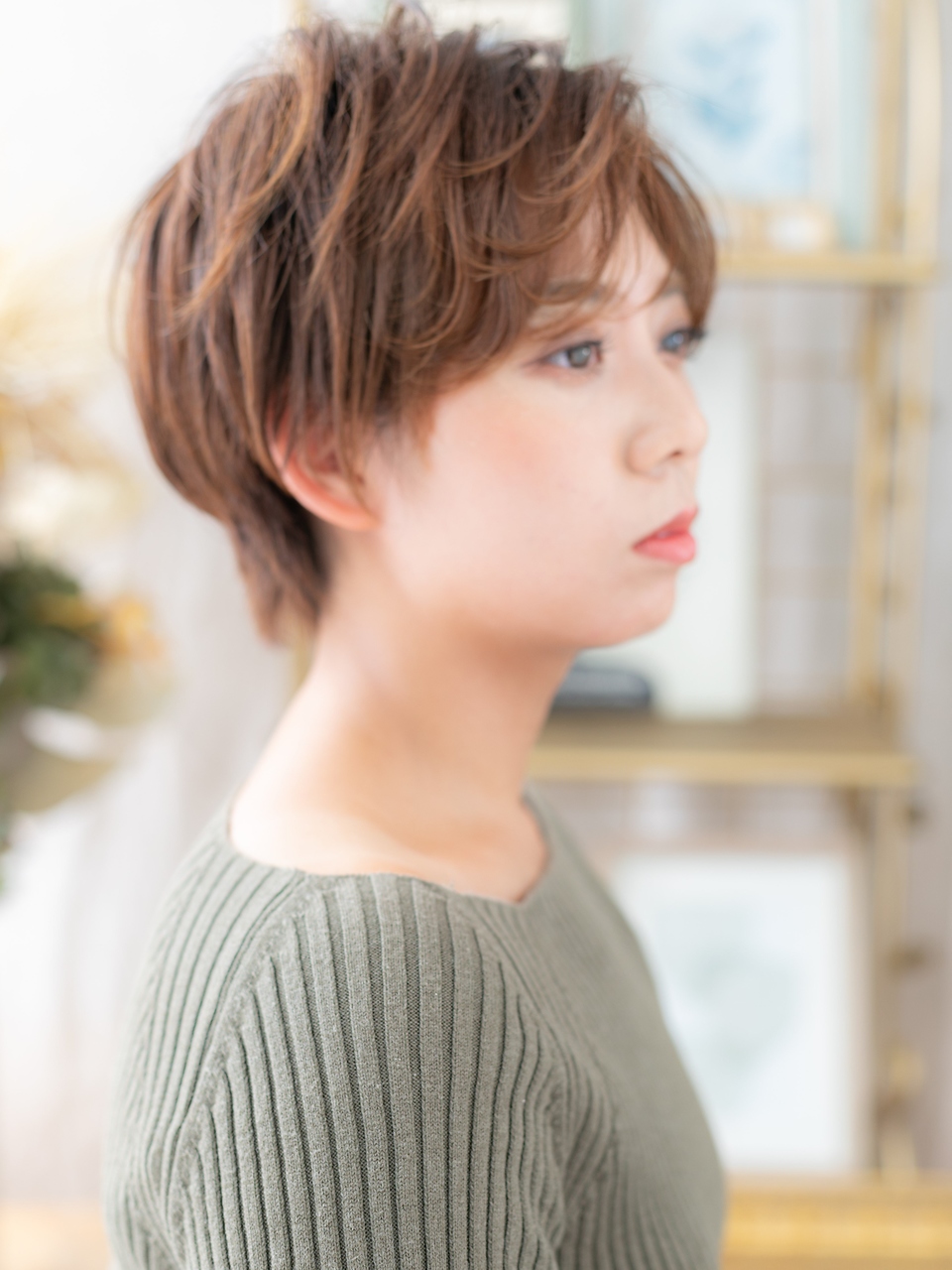 大人可愛い小顔フェザーショート20代30代