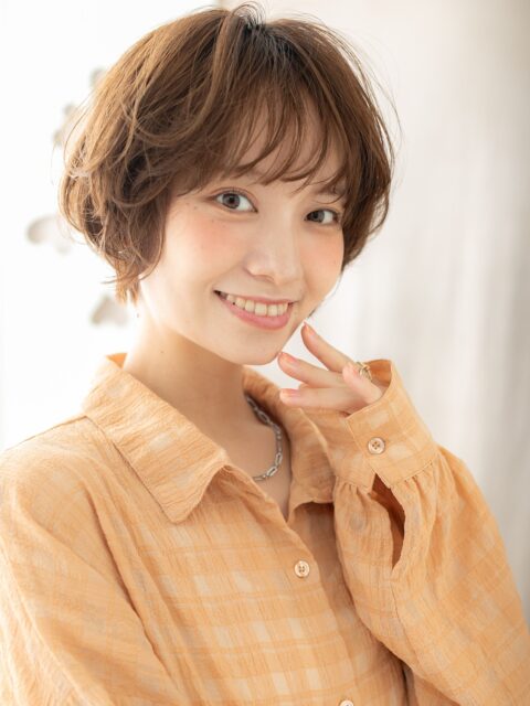 大人可愛い小顔フェザーショート20代30代