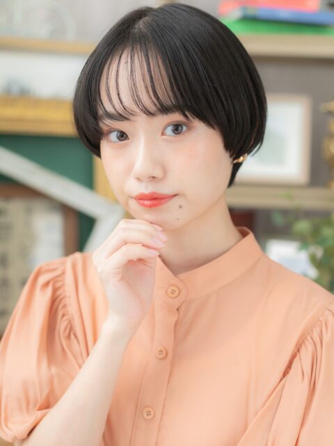 大人可愛い黒髪小顔ショート20代30代