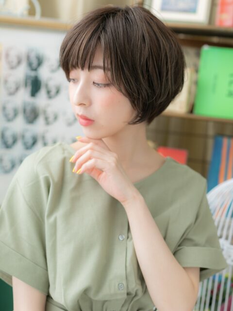 大人可愛いチャコールグレーマッシュボブ20代30代