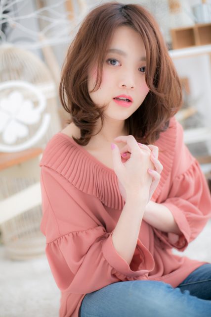 こなれ感あるくびれミディ