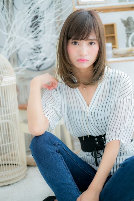 ヌーディストレートで透明感