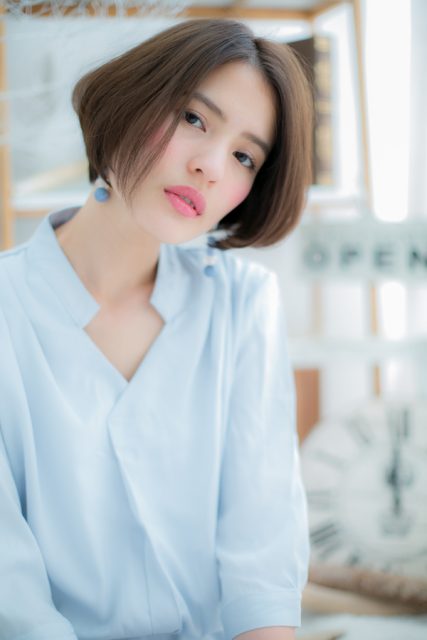 大人かわいいクールボブで小顔美シルエット