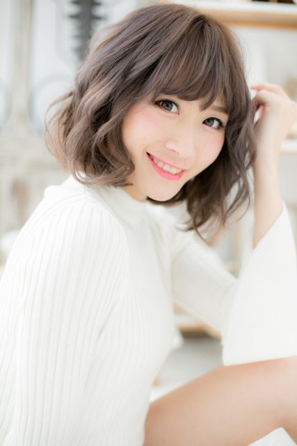 個性的カラー＆斜めバング☆ガーリーミディ