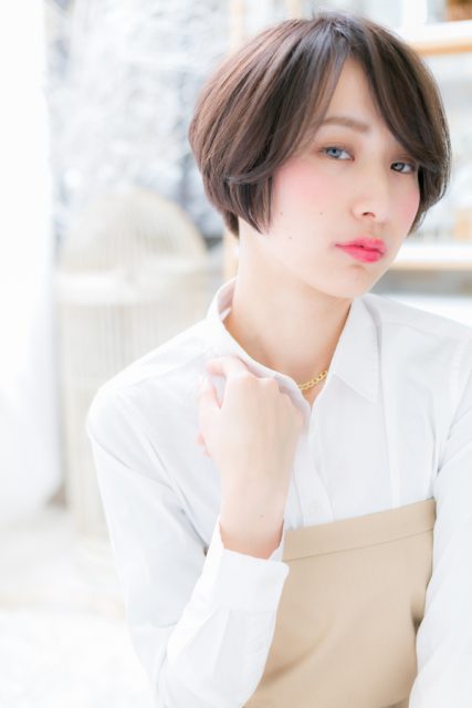 大人クール...黒髪ショートで小顔見せ