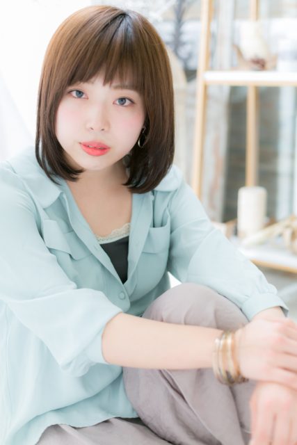 前下がりの小顔シルキーストレート