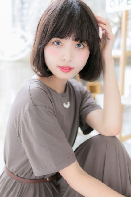 耳かけが◎シンプルワンカール大人ボブ