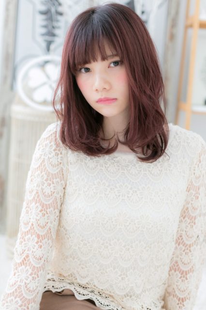 トレンドカラーで♪小顔くせ毛風ミディ