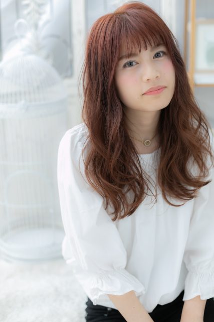 外国人風フリンジウェーブピンクカラーロング