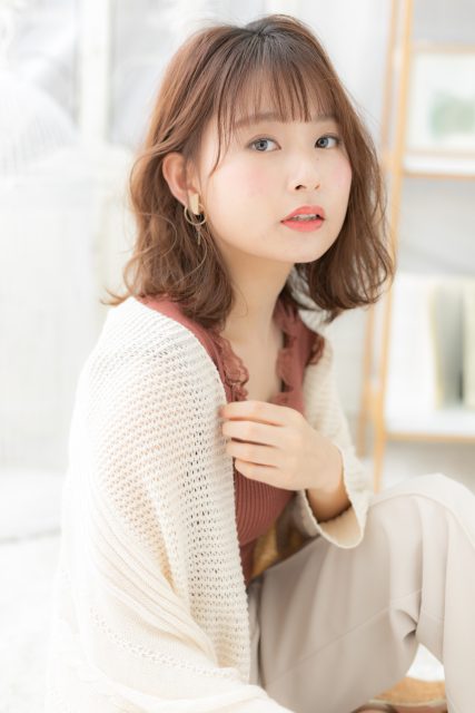 くせ毛風透け感パーマ♪小顔ゆるふわミディ