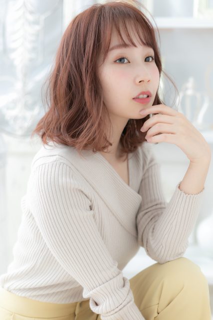 大人かわいいピンクブラウン小顔くびれミディ