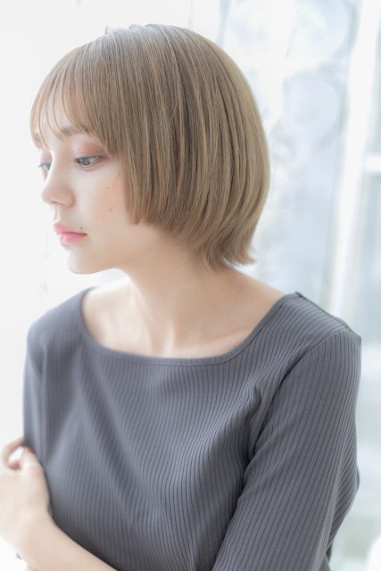 外国人風ハイトーンカラー小顔丸みショート