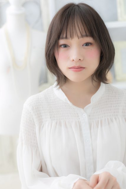 バレイヤージュくせ毛風小顔くびれボブウルフ