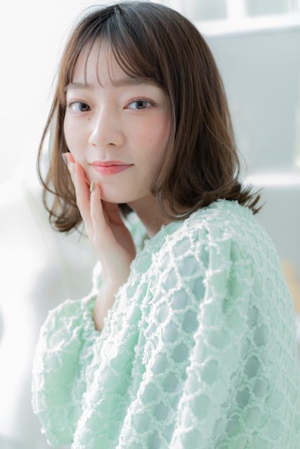 アースカラー韓国風前下がり小顔ウェットヘア