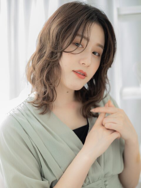 大人可愛いウェーブパーマ小顔艶感ミディ20代30代