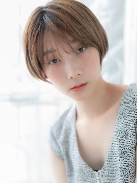 大人可愛い小顔ステップボーンカット20代30代