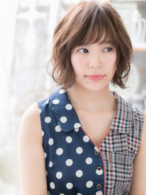 大人可愛い斜めバングくせ毛風ボブ20代30代