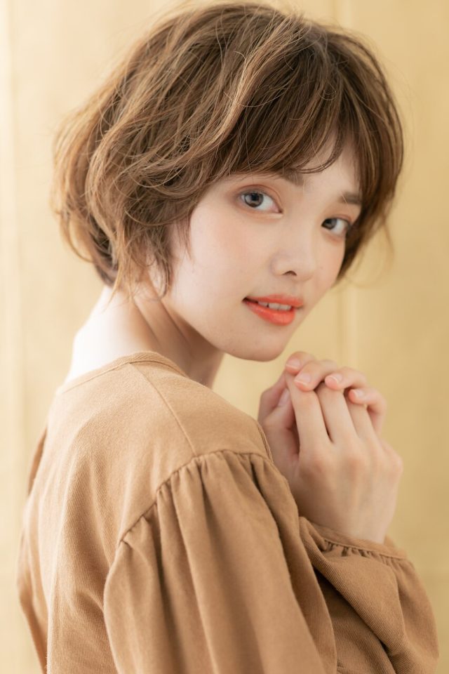 10代20代30代マロンベージュ極細ハイライトボブショート