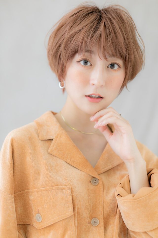 10代20代30代ハイトーンカラーくせ毛風マッシュヘア