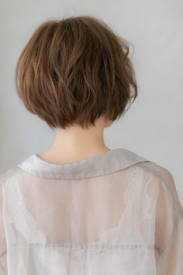 20代30代40代ヘーゼルベージュくせ毛風フェザーボブ