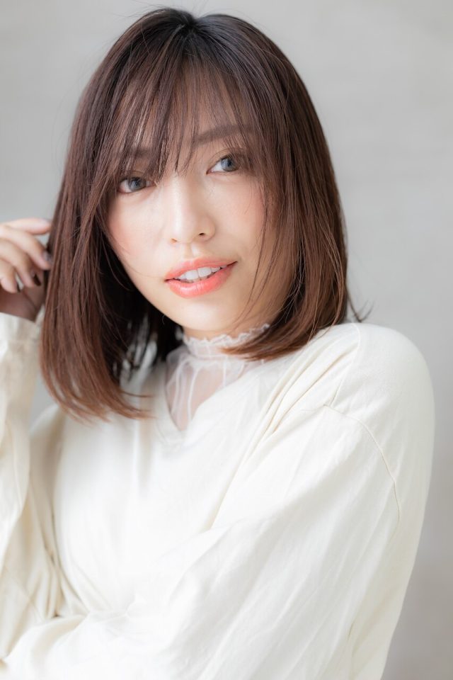 20代30代40代インナーカラー小顔切りっぱなしボブディ