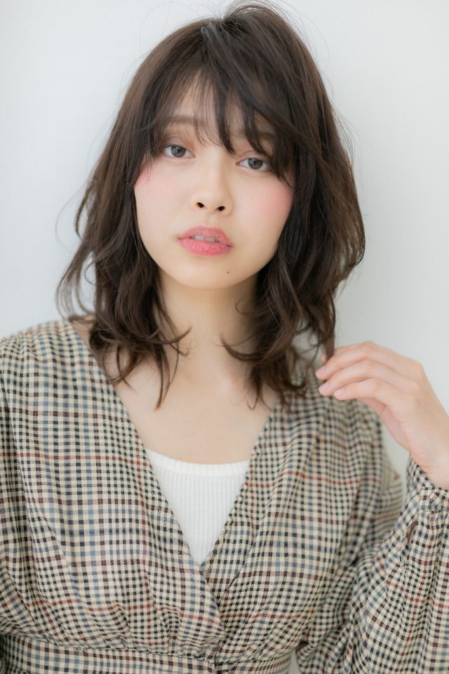 20代30代40代★黒髪抜け感くせ毛風ゆるふわエアリーミディ