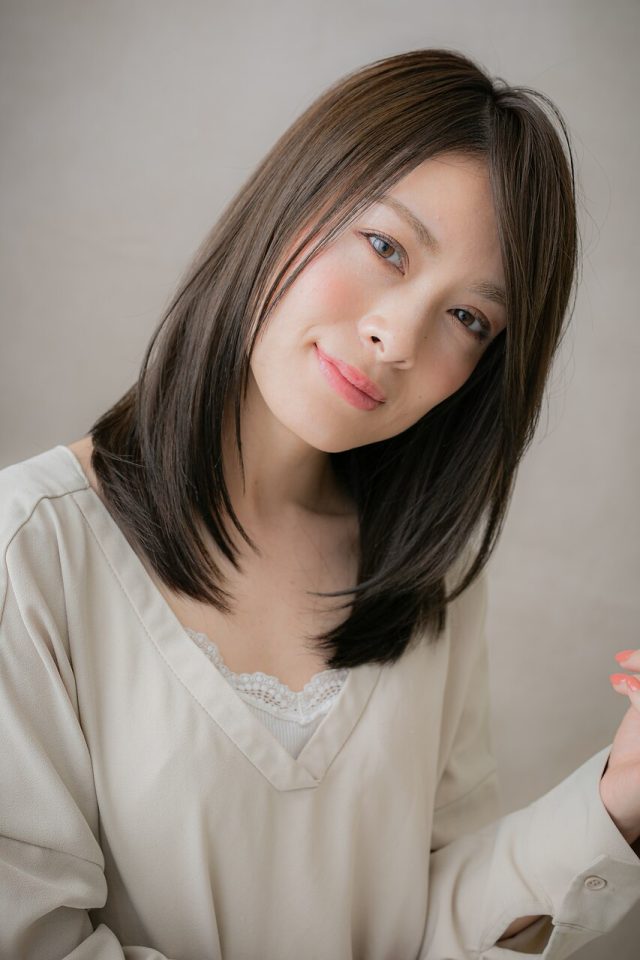 20代30代40代かきあげ前髪ダークアッシュ前下がりミディ