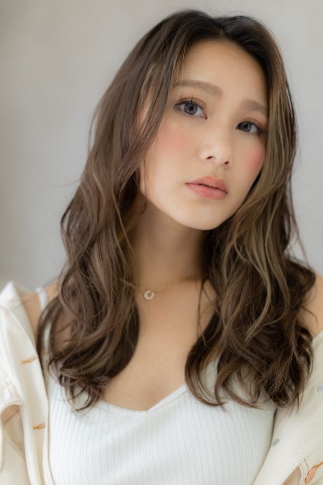 10代20代30代ペールベージュ抜け感ニュアンスウェーブ