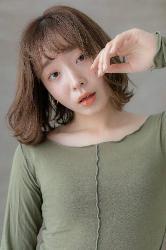 10代20代30代シアベージュxフェザーバング小顔ボブルフ