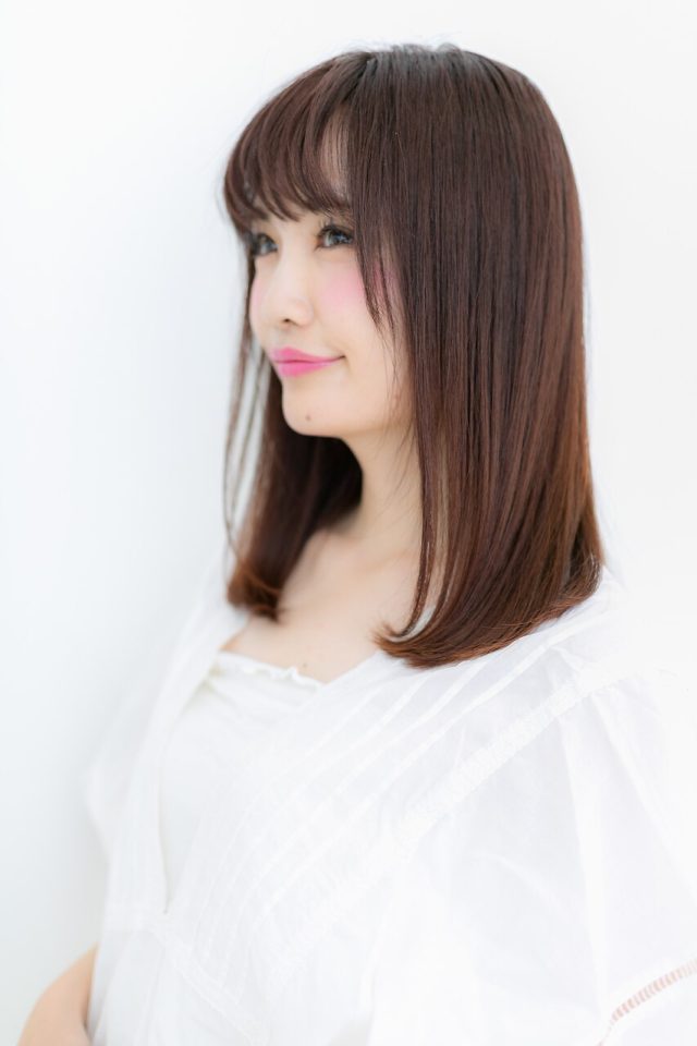 20代30代40代◇前下がりナチュラルストレート小顔セミディ
