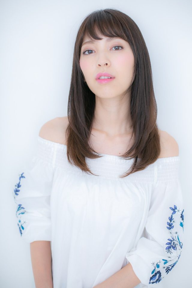 20代30代40代クリアカラー前下がりナチュラルストレート