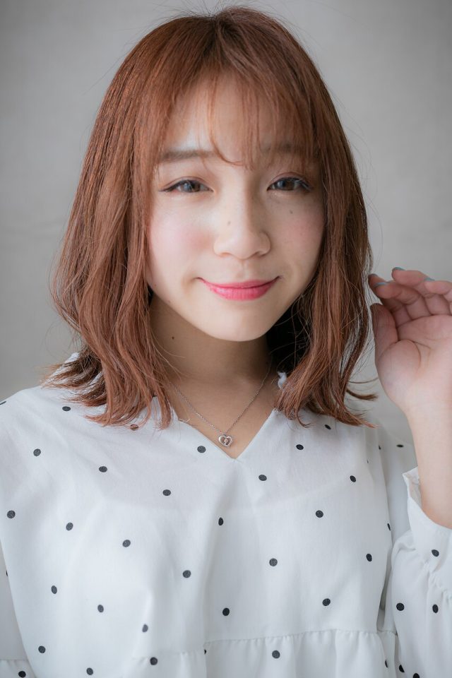 10代20代30代★外国人風フォギーベージュ☆外ハネセミディ