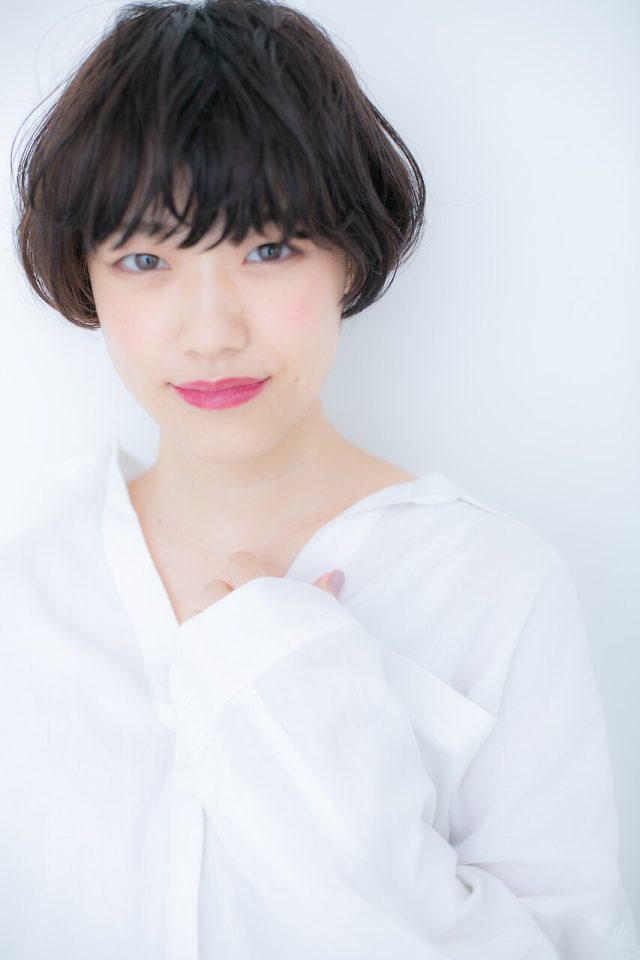 20代30代40代ニュアンス感ある、黒髪マニッシュショート