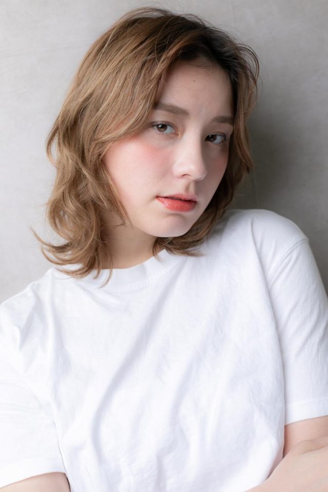 10代20代30代小顔フェザーバング外国人風ブロンドカラー