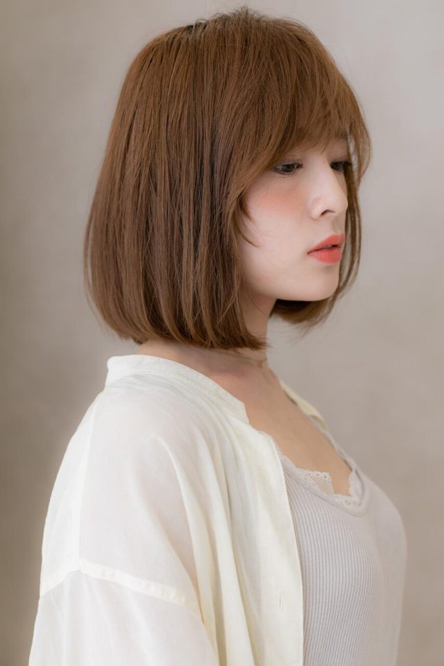 20代30代40代ゴールドベージュxフェザーバングロブヘア